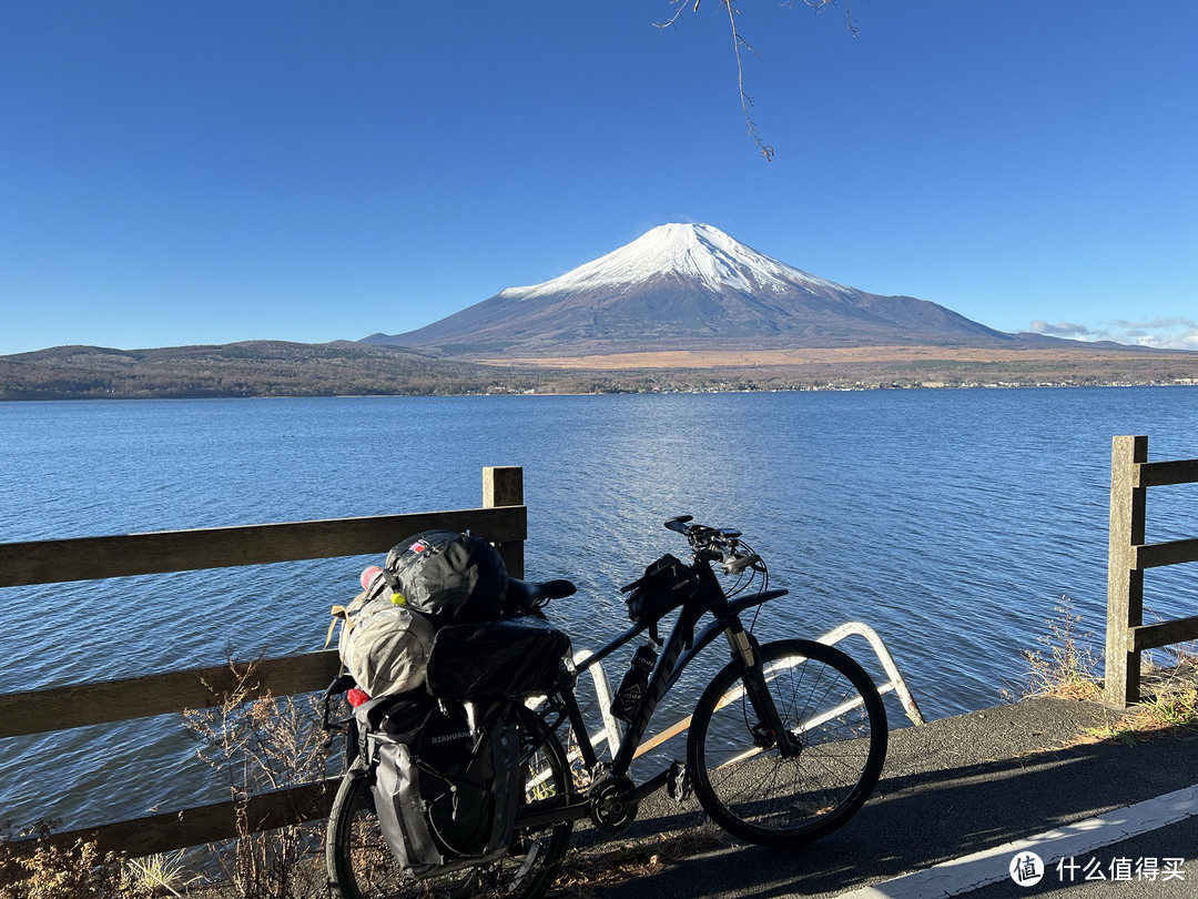 富士山和车车合照