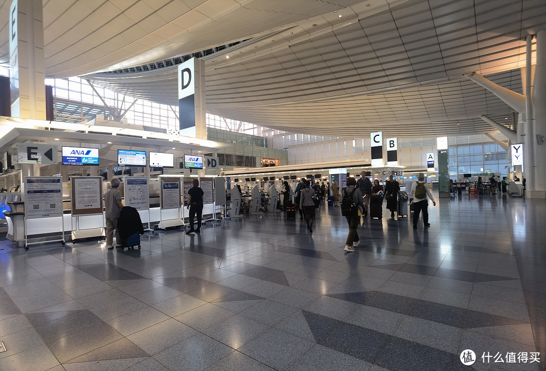 飞行常客第129 集：在东京羽田国际机场第3 航站楼的TIAT LOUNGE 贵宾室办理登机手续